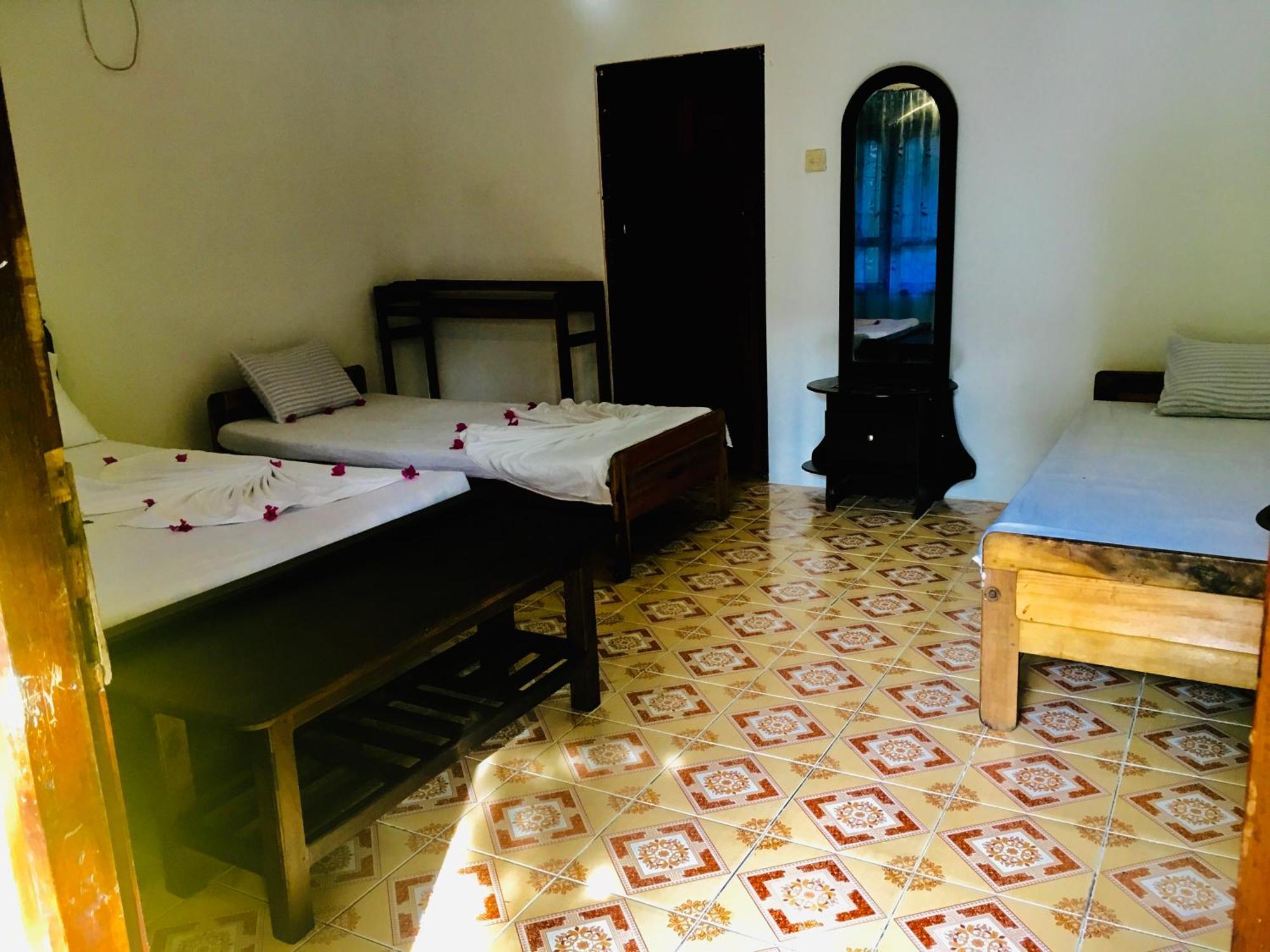 Shashini Beach Resort Arugam Bay Exterior photo